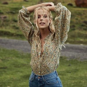 Doen Swan Top in Sunshine Poppy Bell Floral - S NWT